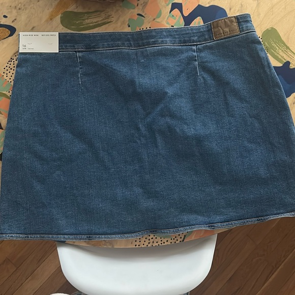 NWT American Eagle High Rise Mini Denim Skort - Picture 2 of 5